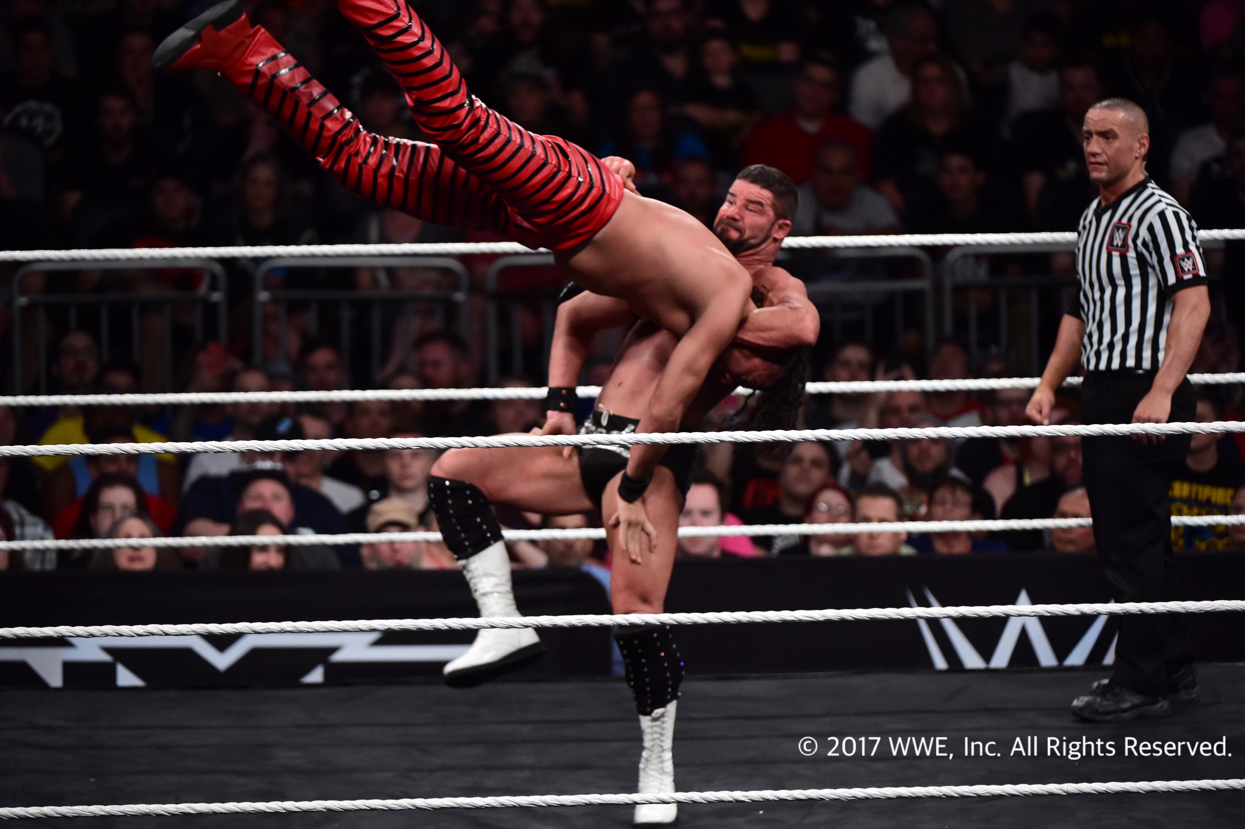 【WWE】NXTテイクオーバー（オーランド）にて中邑真輔がNXT王者ボビー・ルードに挑戦もベルト獲得ならず！