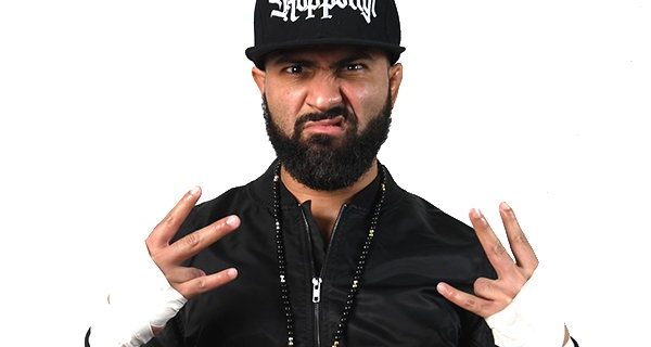 【新日本プロレス】＜3月31日（土）12時30分～書泉グランデ＞『NJPWグレイテストミュージックⅥ』の発売を記念して、ロッキー・ロメロ選手がサイン会を開催！