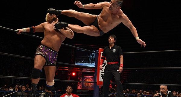 【新日本プロレス】“奥の手”ドロップキックも炸裂！ 鈴木みのるが真壁を下して、インターコンチ初防衛！ 試合後は観客に罵詈雑言…！ 3.6『旗揚げ記念日』大田区大会