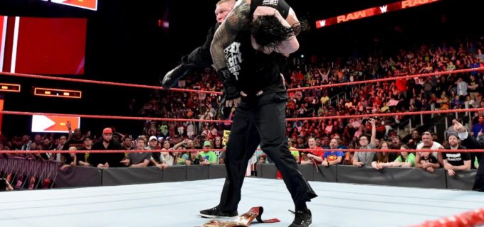 【WWE】レスナー、レインズに再びF5を炸裂！