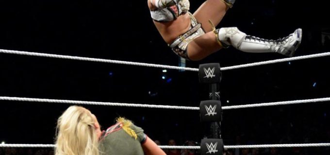 【WWE】＜NXT＞カイリ・セインがレイシー・エバンスと対戦、“海賊姫”カイリがインセインエルボーで勝利！