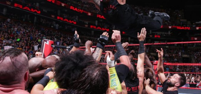 【WWE】ローマン・レインズとボビー・ラシュリーが大乱闘