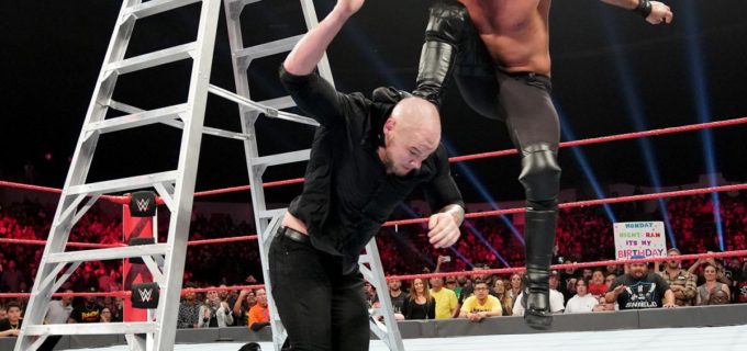 【WWE】ロリンズがコービン相手にIC王座TLC戦で王座防衛