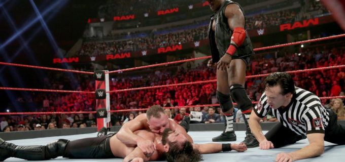 【WWE】ロリンズ、カーブ・ストンプ炸裂も王座奪還逃す