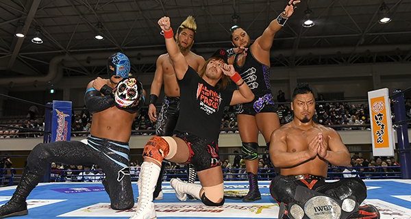 【新日本】ドリームタッグがL･I･Jと初遭遇！ 最後はSANADAのマイクから内藤がデ・ハポン締め!!