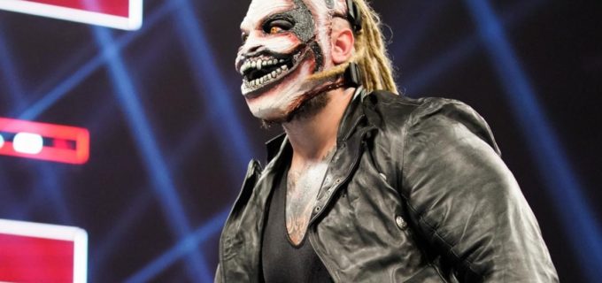 【WWE】不気味なマスク姿のブレイ・ワイアットがベイラーを襲撃