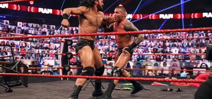 【WWE】オートンが６人タッグ戦で交代拒否してマッキンタイアと睨み合い