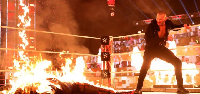 【WWE】“毒蛇”オートンが“不死身の悪魔”フィーンドを火葬