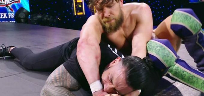 【WWE】ブライアンがRR戦覇者エッジ、王者レインズを襲撃して“イエス”連呼