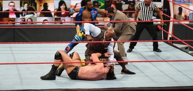 【WWE】マッキンタイアとキングストンが挑戦者決定戦も王者ラシュリーが乱入
