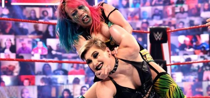 【WWE】“女帝”アスカが２連戦でシャーロット相手の6人タッグ戦を制すも王者リアに惜敗