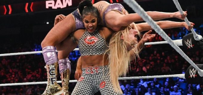 【WWE】王者シャーロット・フレアーがビアンカ・ブレア相手に反則攻撃で王座死守
