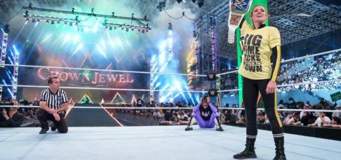 【WWE】“ザ・マン”ベッキーがビアンカ、サーシャとのトリプルスレット戦を制して王座防衛