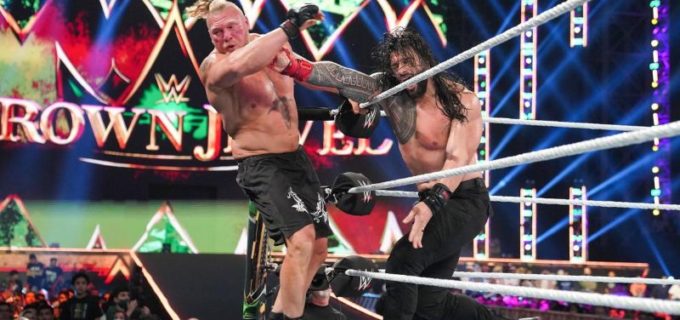 【WWE】レインズがベルト攻撃でレスナーを沈めて大混乱のユニバーサル王座戦を制す！