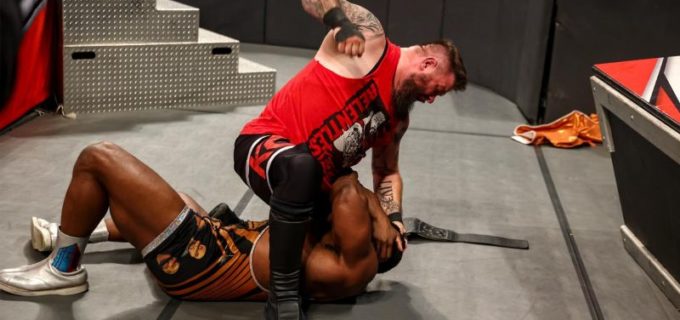 【WWE】ビッグＥ vs. レインズ、ベッキー vs. シャーロットの王者対決がPPV「サバイバー・シリーズ」で決定