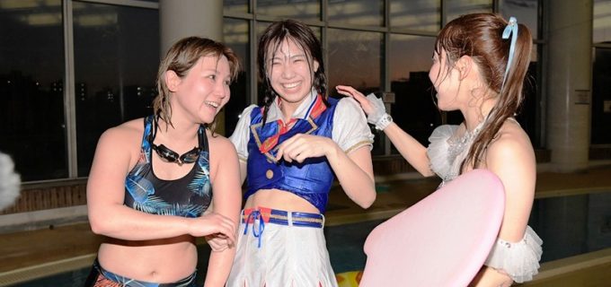 【東京女子】初のプールプロレスでタッグ王者マジラビが水中でも強さ見せつけた！SKE48荒井優希もウォータースライダー・キック、競泳などで奮闘