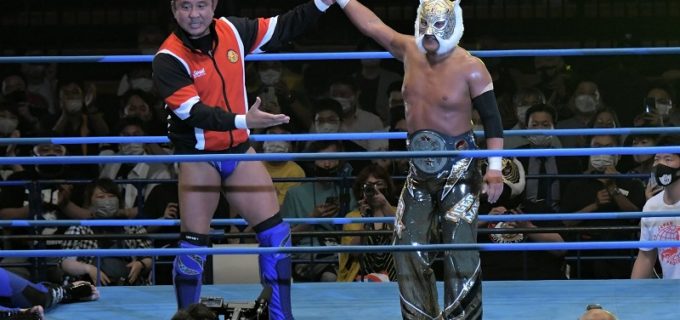 【全日本】新日本プロレスのタイガーマスクが佐藤光留を下して世界ジュニアヘビー級王座初戴冠！