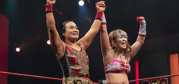 【WWE】“日本人タッグ”里村&サレイが快勝！スコーピオライジングで“UKの意地悪女子”にお仕置き