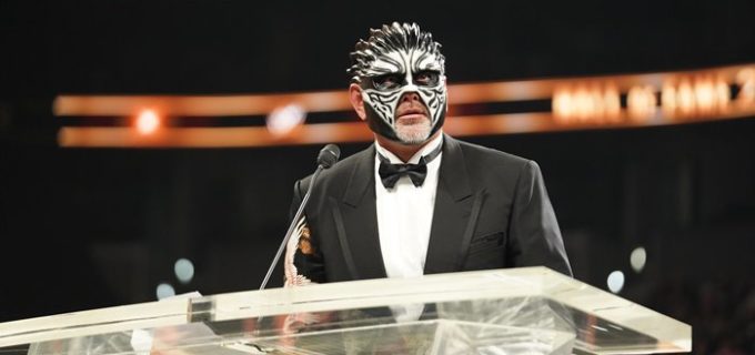 【WWE】グレート・ムタが殿堂入り「WWEホール・オブ・フェイム」式典で毒霧パフォーマンス
